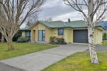 8 Devon St, Hanmer Springs