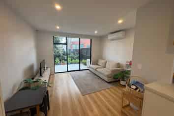 5/12 New Brighton Road, Shirley