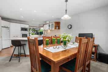 41 BRONTE Way, ROLLESTON