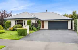 41 BRONTE Way, ROLLESTON