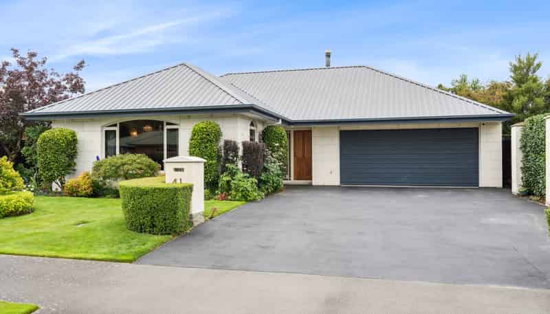 41 BRONTE Way, ROLLESTON