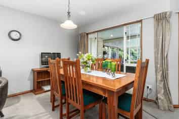 41 BRONTE Way, ROLLESTON