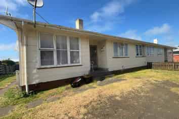 12 Gibbons Crescent, Castlecliff