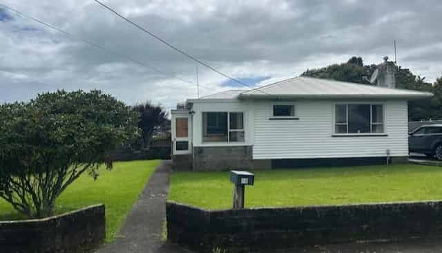 16 Harris Street, Waitara