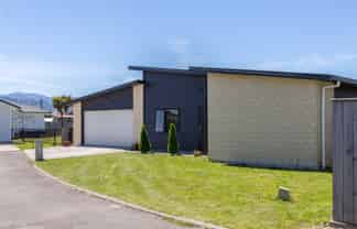 4 Devon Lane, Carterton