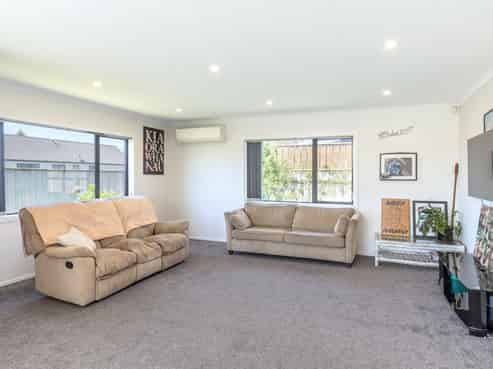 4 Devon Lane, Carterton