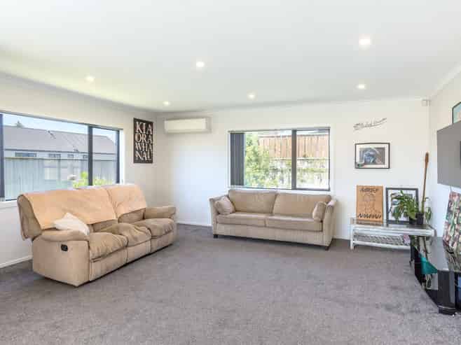 4 Devon Lane, Carterton