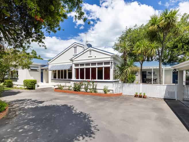 11 Thompson Road, Bluff Hill