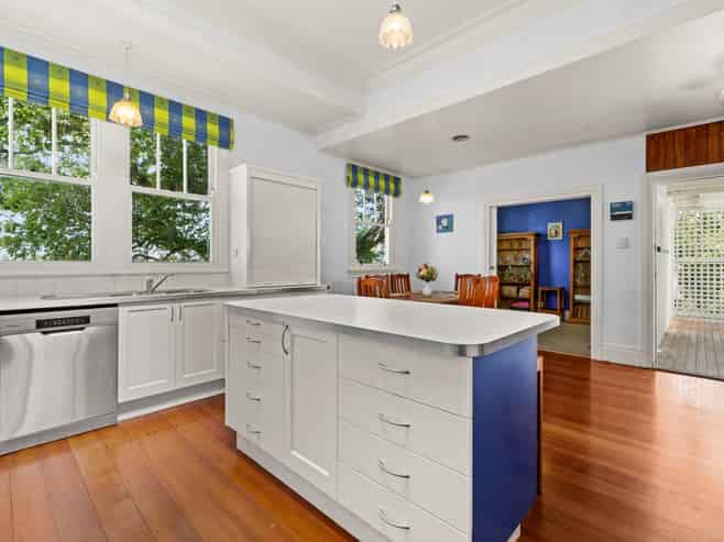 11 Thompson Road, Bluff Hill