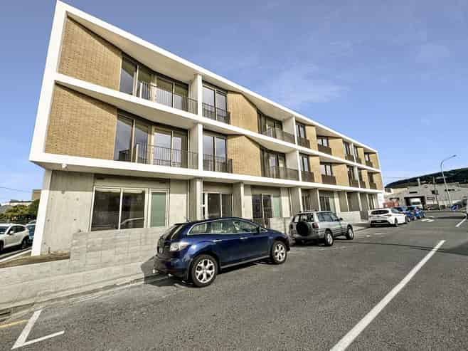 206A/2 Campbell Terrace, Petone