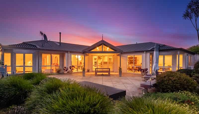 27 Cascade Way, PARAPARAUMU