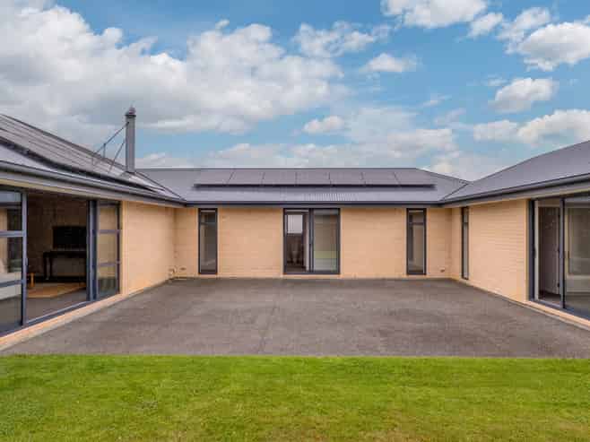 9 Cressy Place, Darfield