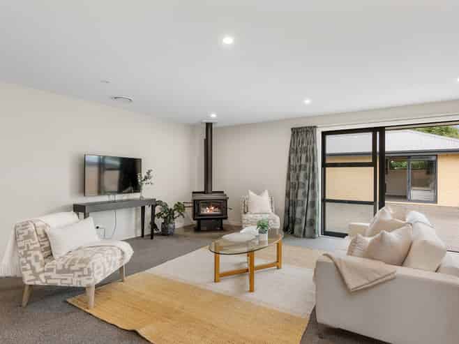 9 Cressy Place, Darfield