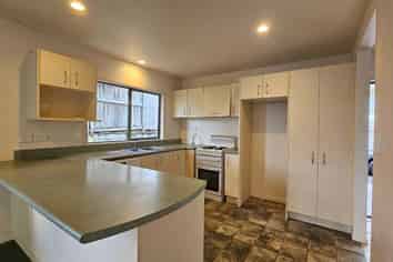 2/244 Albany Highway, Rosedale