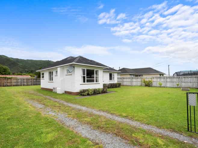 42 Donnelley Drive, Wainuiomata