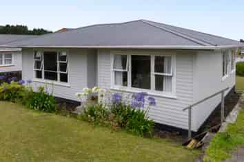 65 Waihora Crescent, Waitangirua