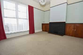 1/144 High Street North, Carterton