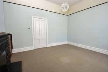 1/144 High Street North, Carterton