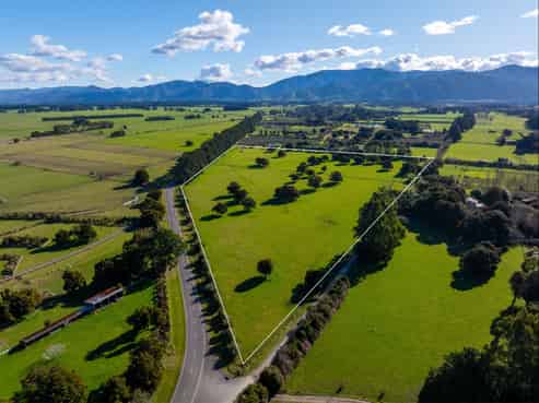 151 Humphries Street, Greytown