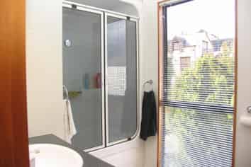 a/4 Poole Lane, Queenstown Hill