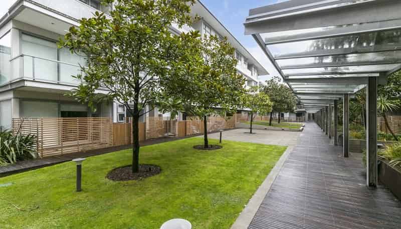 E305/28 Torrens Terrace, Mount Cook