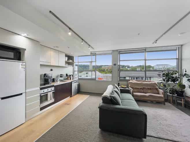 E305/28 Torrens Terrace, Mount Cook