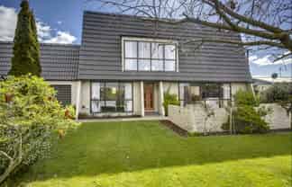 14 Bassett Place, Taradale