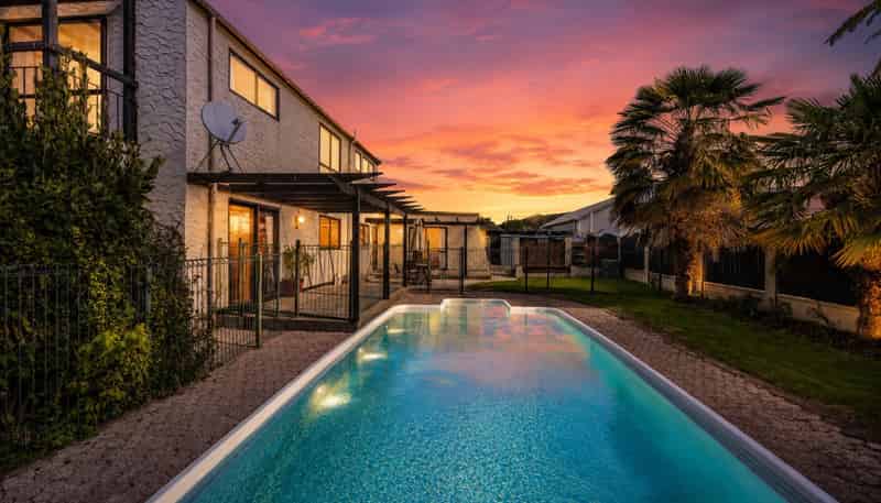 14 Bassett Place, Taradale