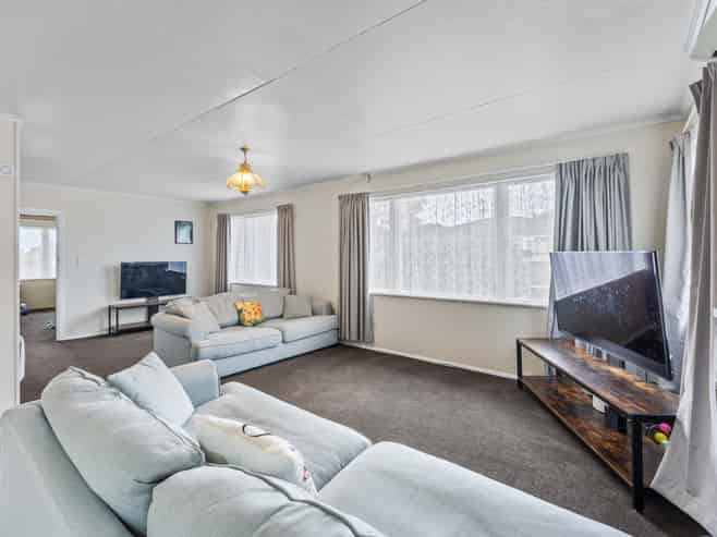 296 Main Highway, Otaki