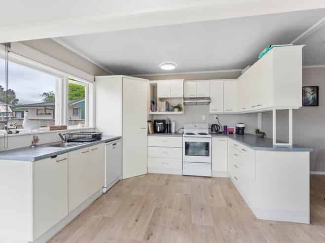 296 Main Highway, Otaki