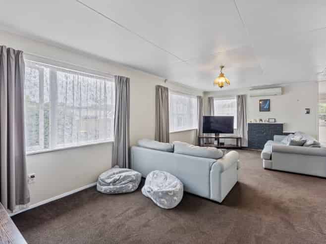 296 Main Highway, Otaki