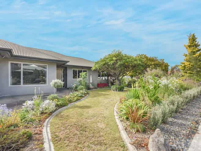 2 Heritage Crescent, Richmond