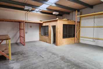Self contained warehouse/office in Lower Hutt