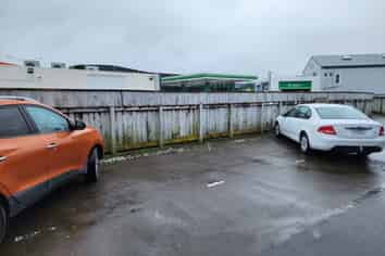 Self contained warehouse/office in Lower Hutt