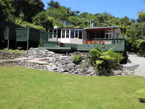 15 Weenink Road, Karoro