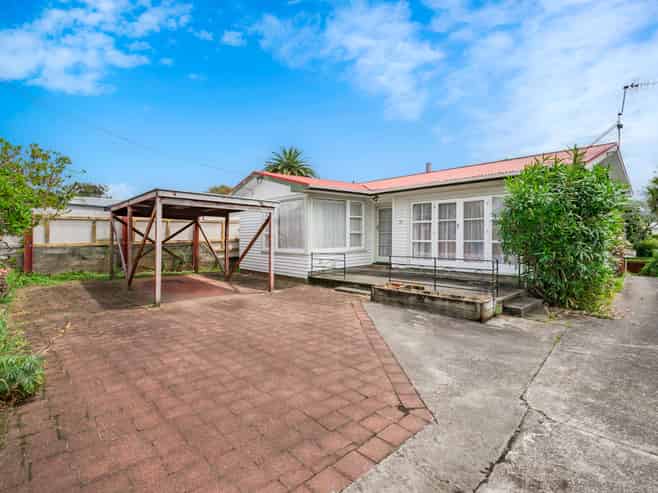 21 Gray Avenue, Paraparaumu Beach