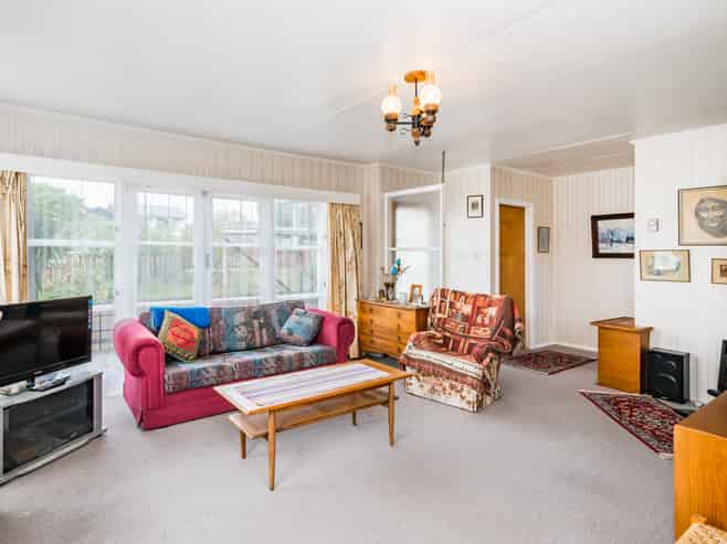 21 Gray Avenue, Paraparaumu Beach