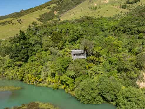 580 Cable Bay Road, Cable Bay