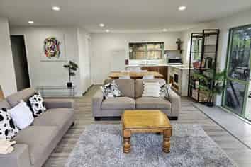 2/89 Arran Road, Browns Bay