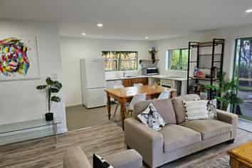 2/89 Arran Road, Browns Bay