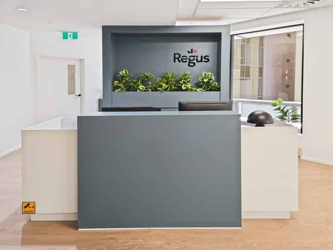 Unlimited coworking access in Regus 125 Queen St