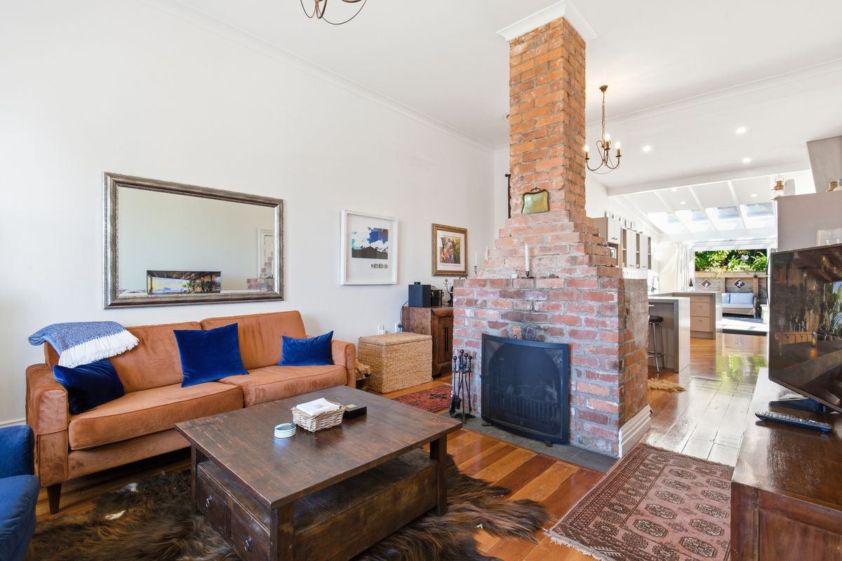 Renovated Villa with Picturesque Marina Views! - Ansicht 6