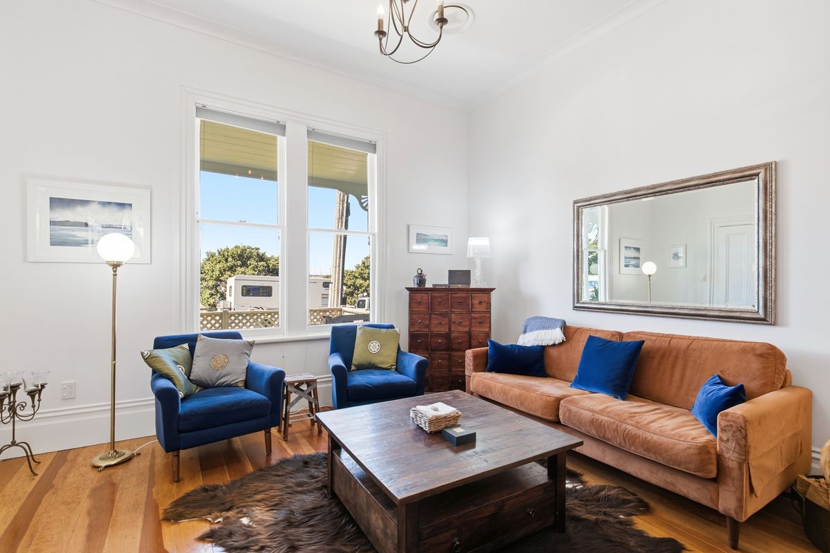 Renovated Villa with Picturesque Marina Views! - Mehr
