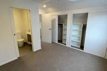 14 Edward Avenue, Edgeware