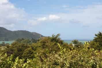 4C Moana Crescent, Kennedy Bay