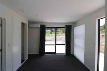 33A Peregrine Falcon Road, Fernhill/Sunshine Bay