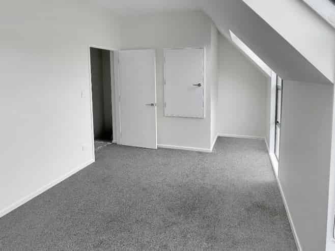 2/611 Madras Street, Saint Albans