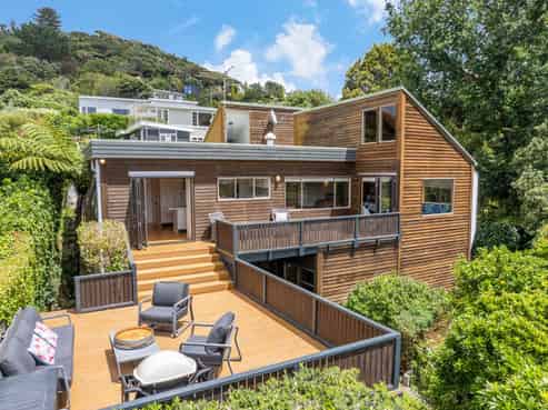 13 Bayview Road, Paremata