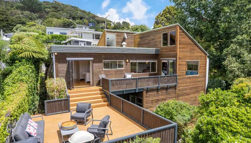 13 Bayview Road, Paremata