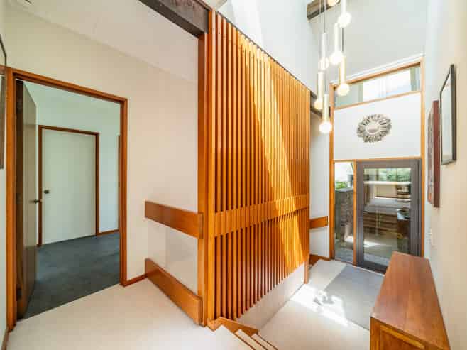 13 Bayview Road, Paremata